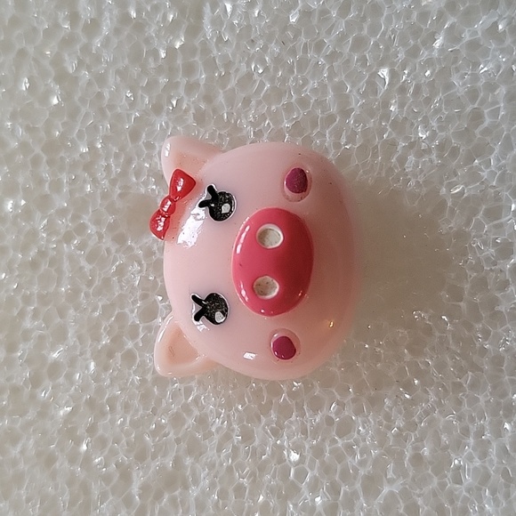 Ginger Snap Costume Button Jewelry 18MM Piggy Resin - Picture 1 of 2